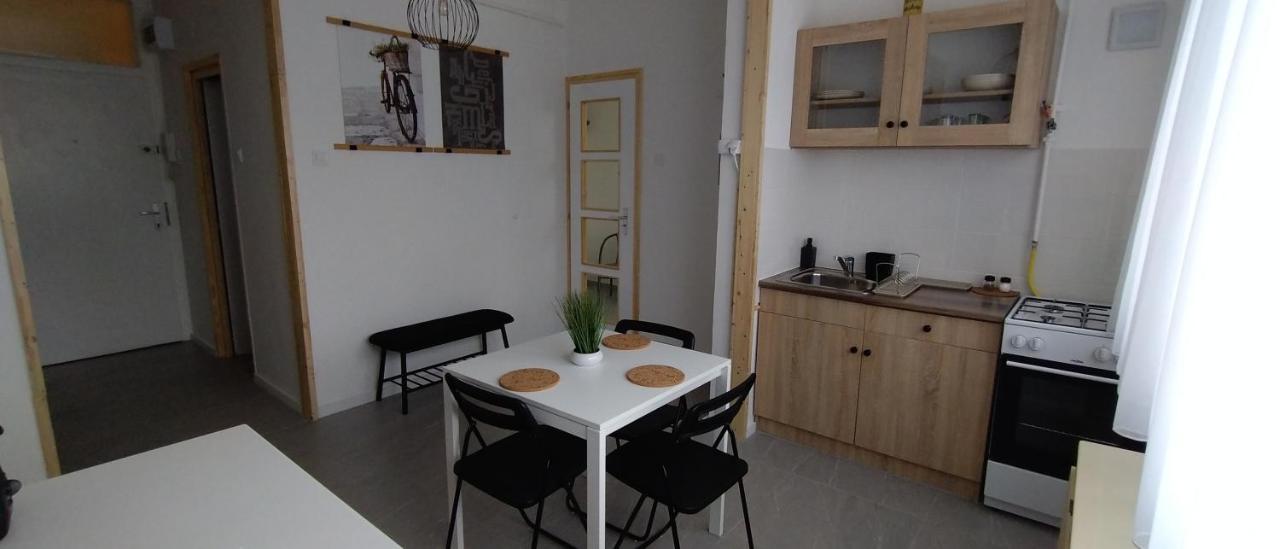Blue Moon Apartman Eger Buitenkant foto