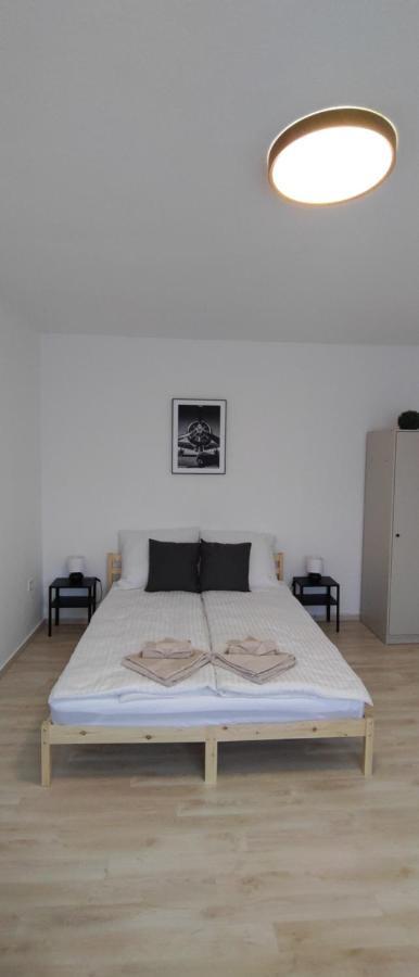 Blue Moon Apartman Eger Buitenkant foto